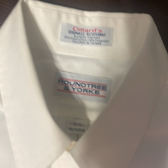 White short sleeve shirt, size 16 1/2 - Picture 2 of 3